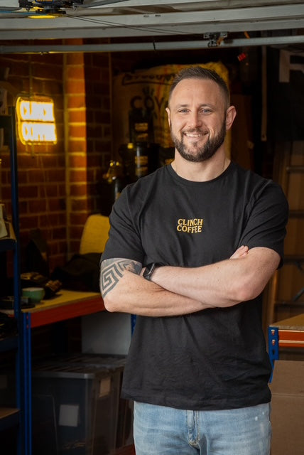 Clinch Tee Black - Fuel The Roll